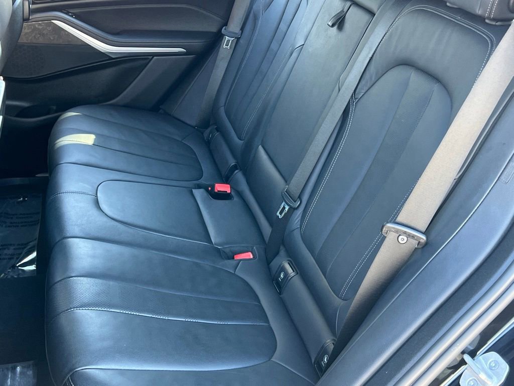 Used 2022 BMW X5 xDrive40i w/ Parking Assistance Package image 17