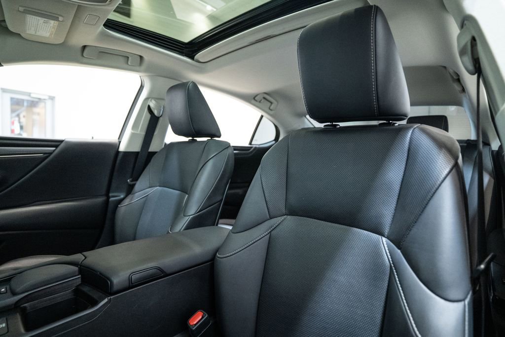 Used 2022 Lexus ES 350 w/ Premium Package image 14