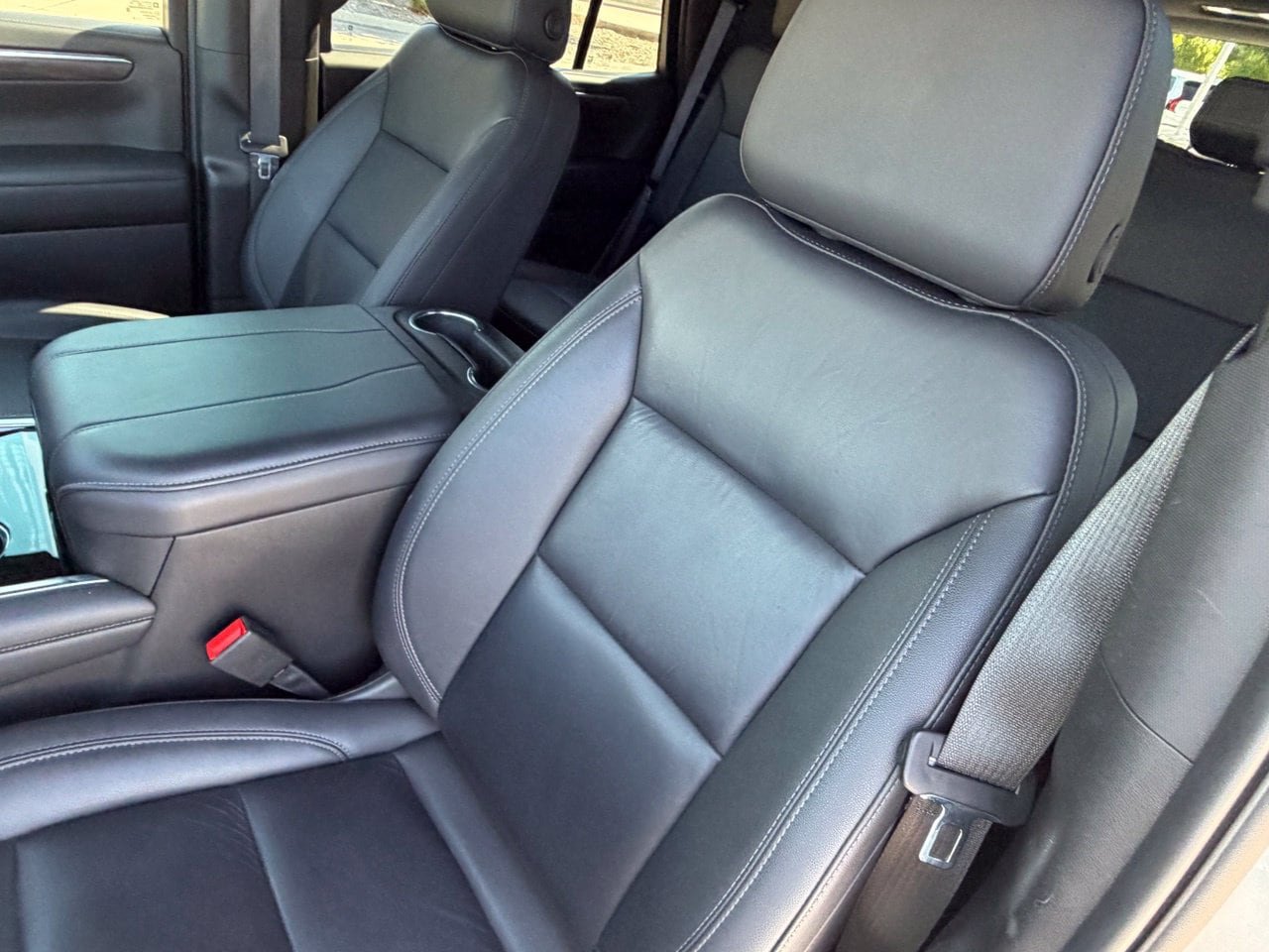 Used 2025 Chevrolet Tahoe Z71 AWD/4WD image 32