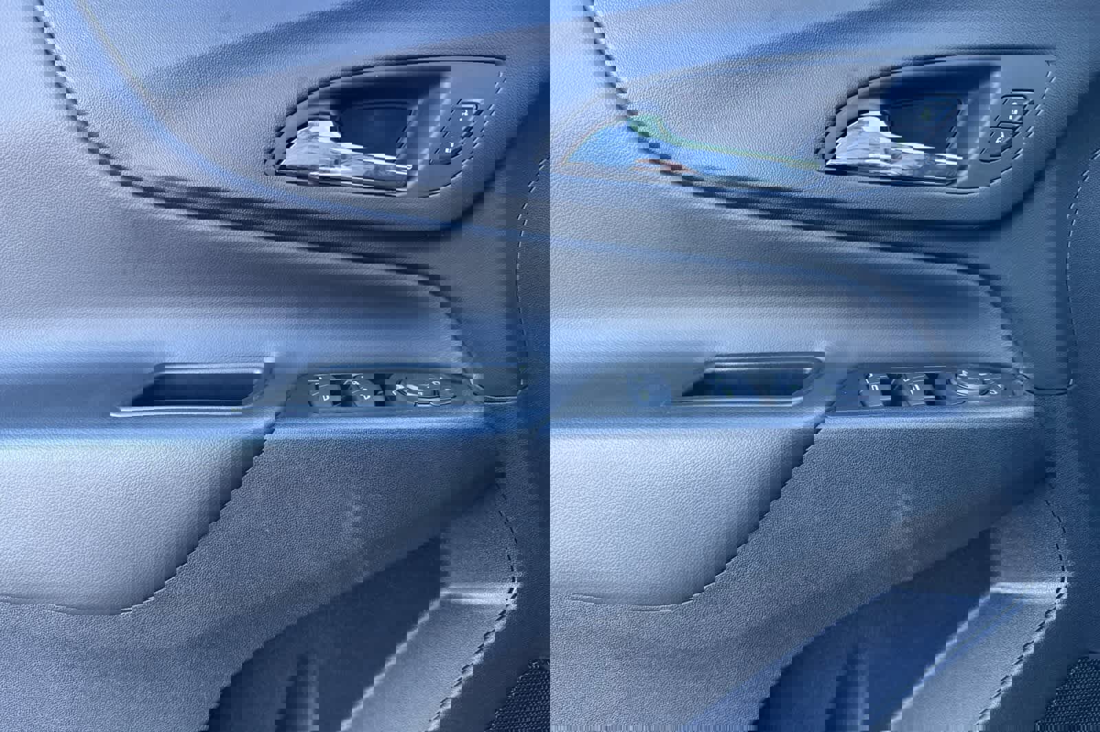 Used 2023 Chevrolet Equinox LT image 12