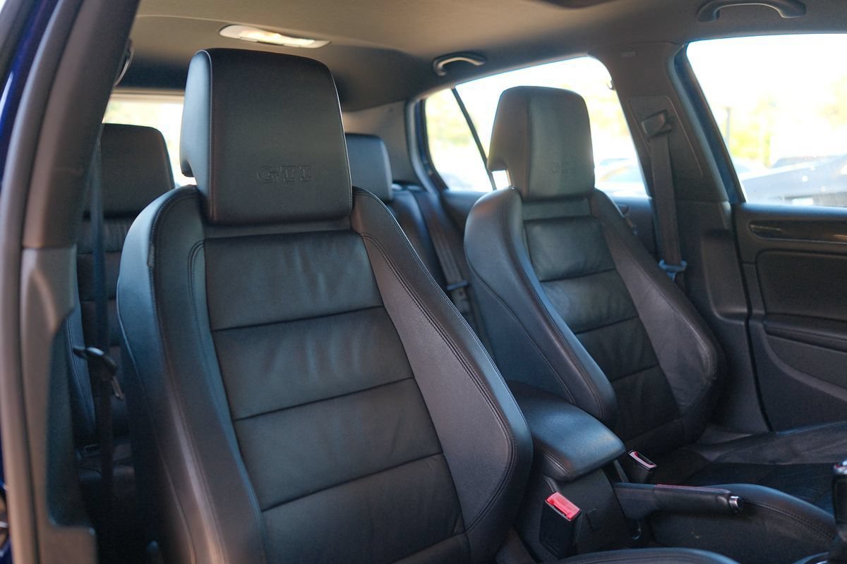 Used 2011 Volkswagen GTI 4-Door FWD image 27