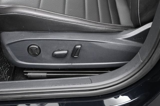 Used 2023 Volkswagen Jetta SE FWD image 18
