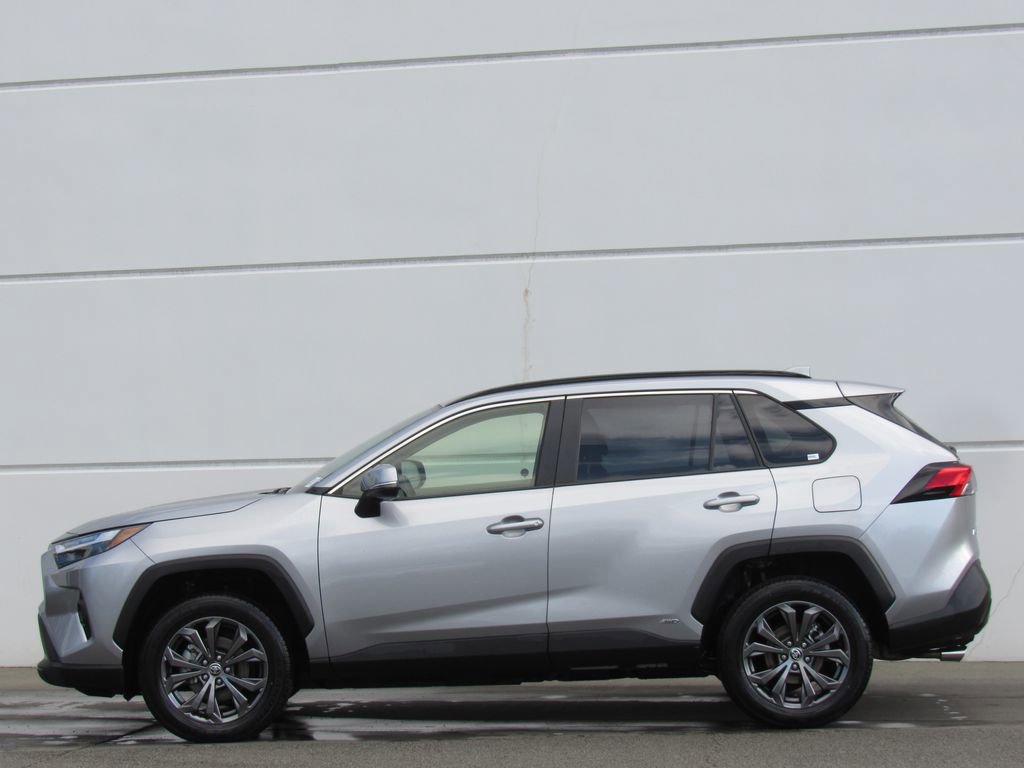 Certified 2025 Toyota RAV4 XLE Premium AWD/4WD image 4
