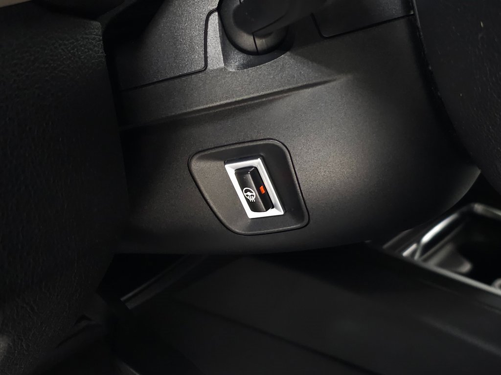 Used 2018 BMW 320i xDrive Sedan image 17