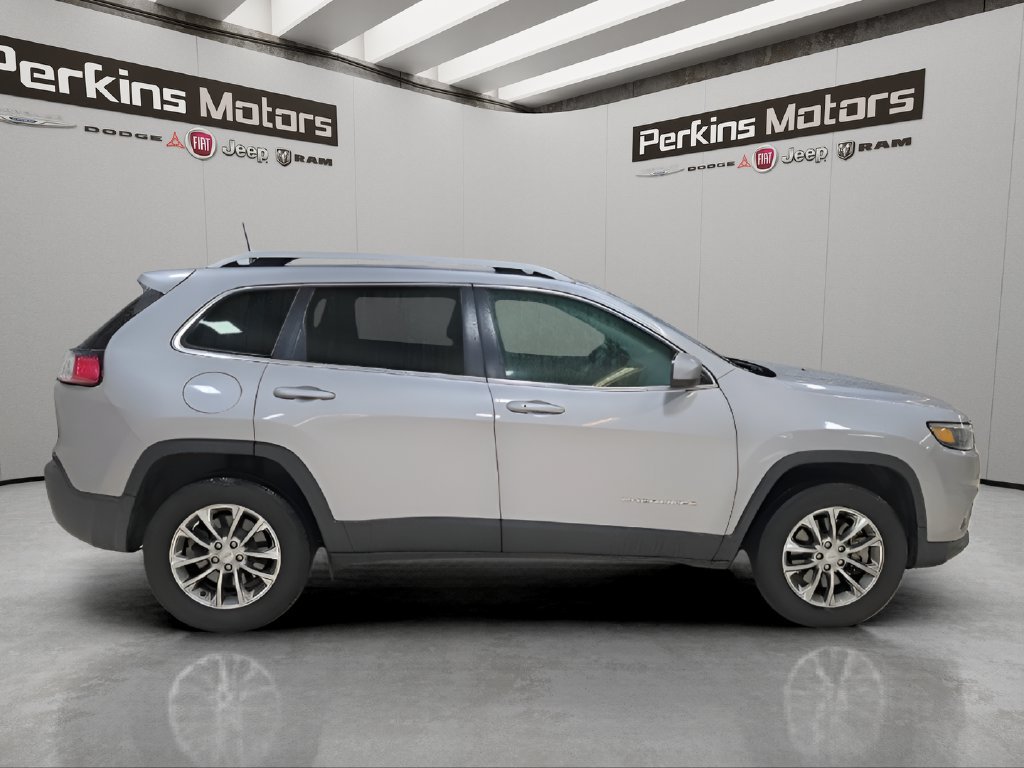 Used 2019 Jeep Cherokee Latitude Plus AWD/4WD image 9