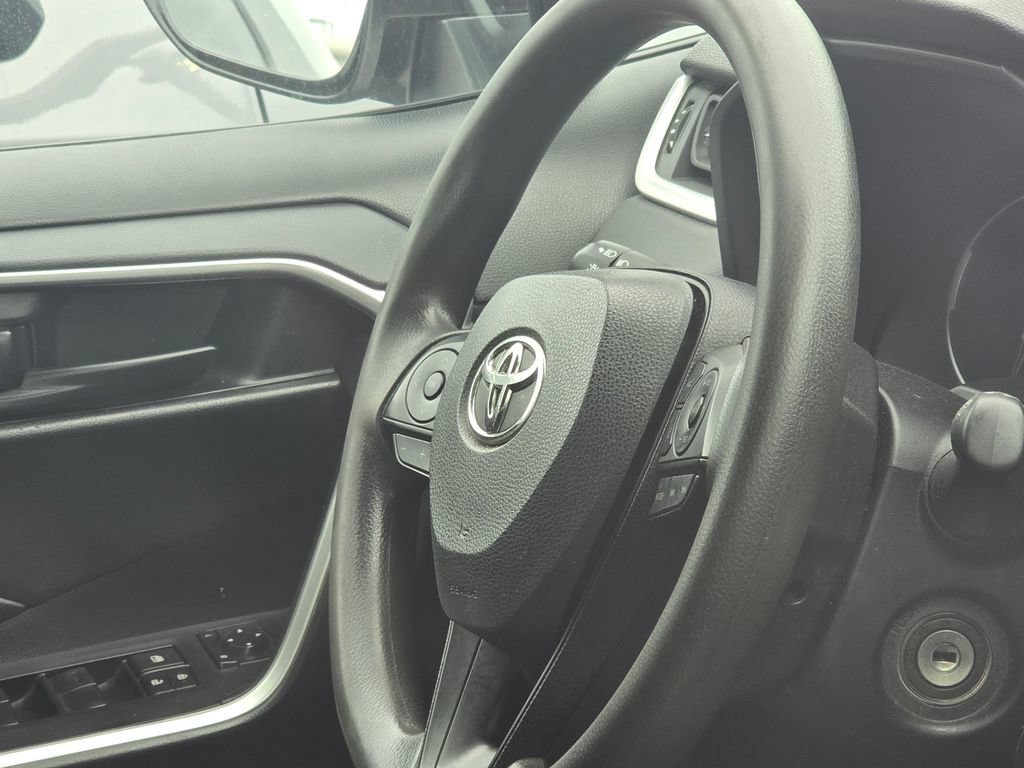 Used 2024 Toyota RAV4 LE AWD/4WD image 17
