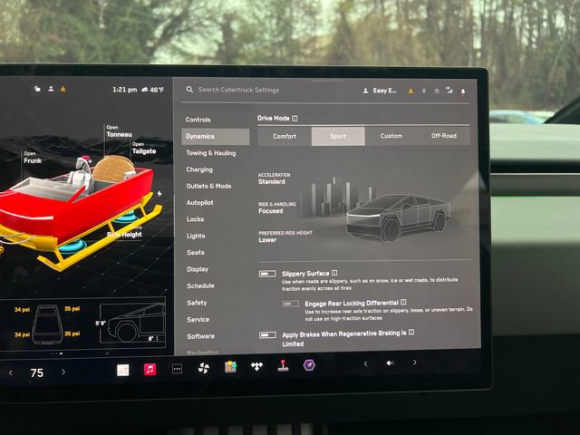 Used 2024 Tesla Cybertruck AWD Crew Cab image 38