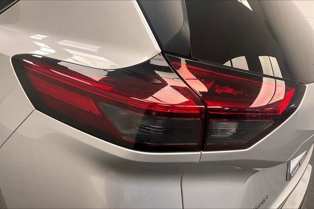 Certified 2022 Nissan Rogue SV image 26