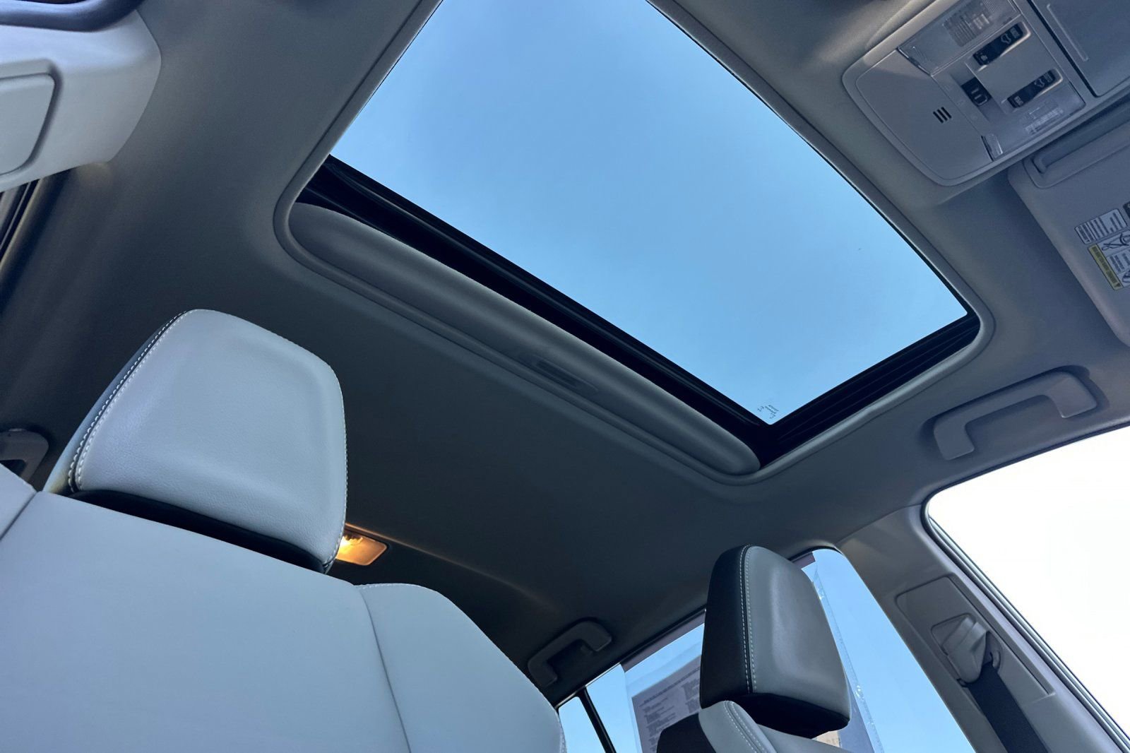 Used 2016 Toyota RAV4 Limited FWD image 14