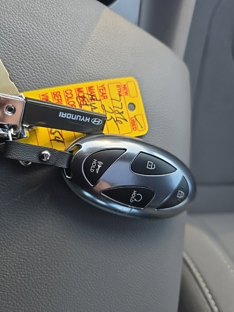 Used 2025 Hyundai Elantra SEL image 9