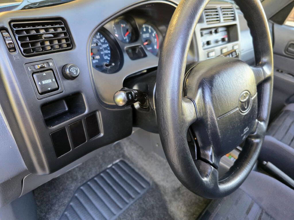 Used 1997 Toyota RAV4 4WD 4-Door image 16