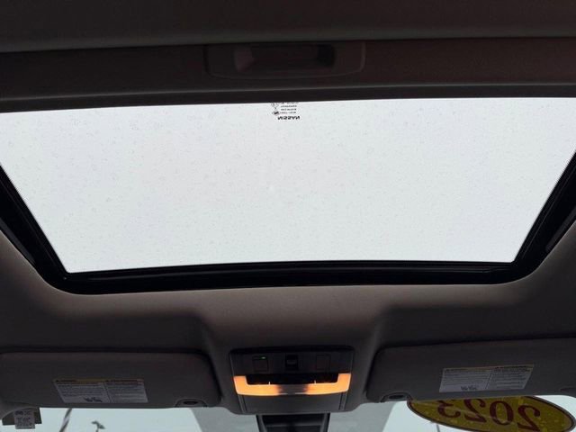 Used 2023 Nissan Altima 2.5 SR w/ SR Premium Package image 13