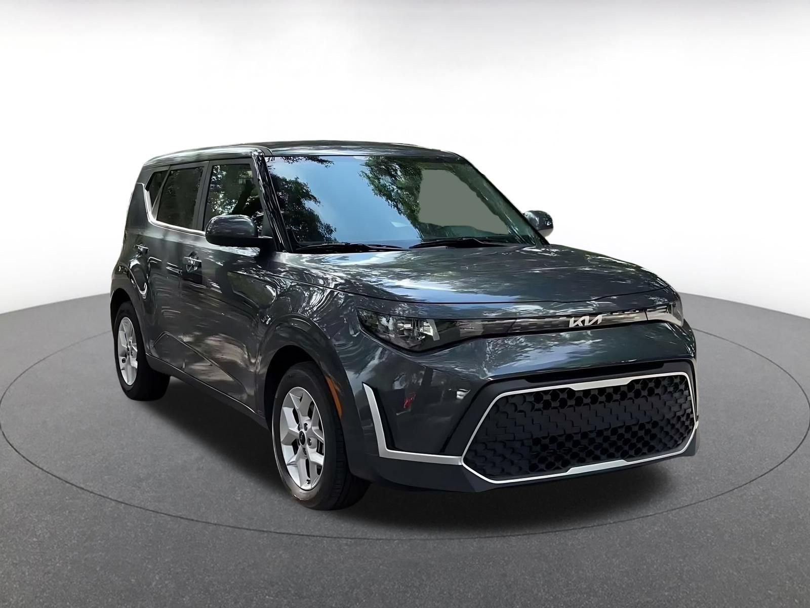 Used 2025 Kia Soul LX w/ LX Technology Package FWD image 3