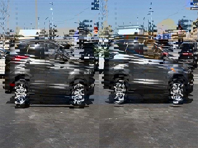 Certified 2019 Ford Escape SE image 2