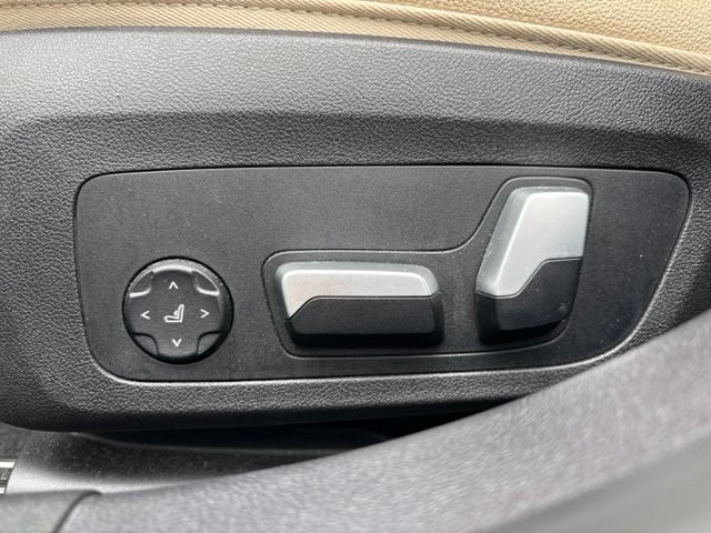 Used 2023 BMW 330i xDrive Sedan w/ Premium Package AWD/4WD image 15