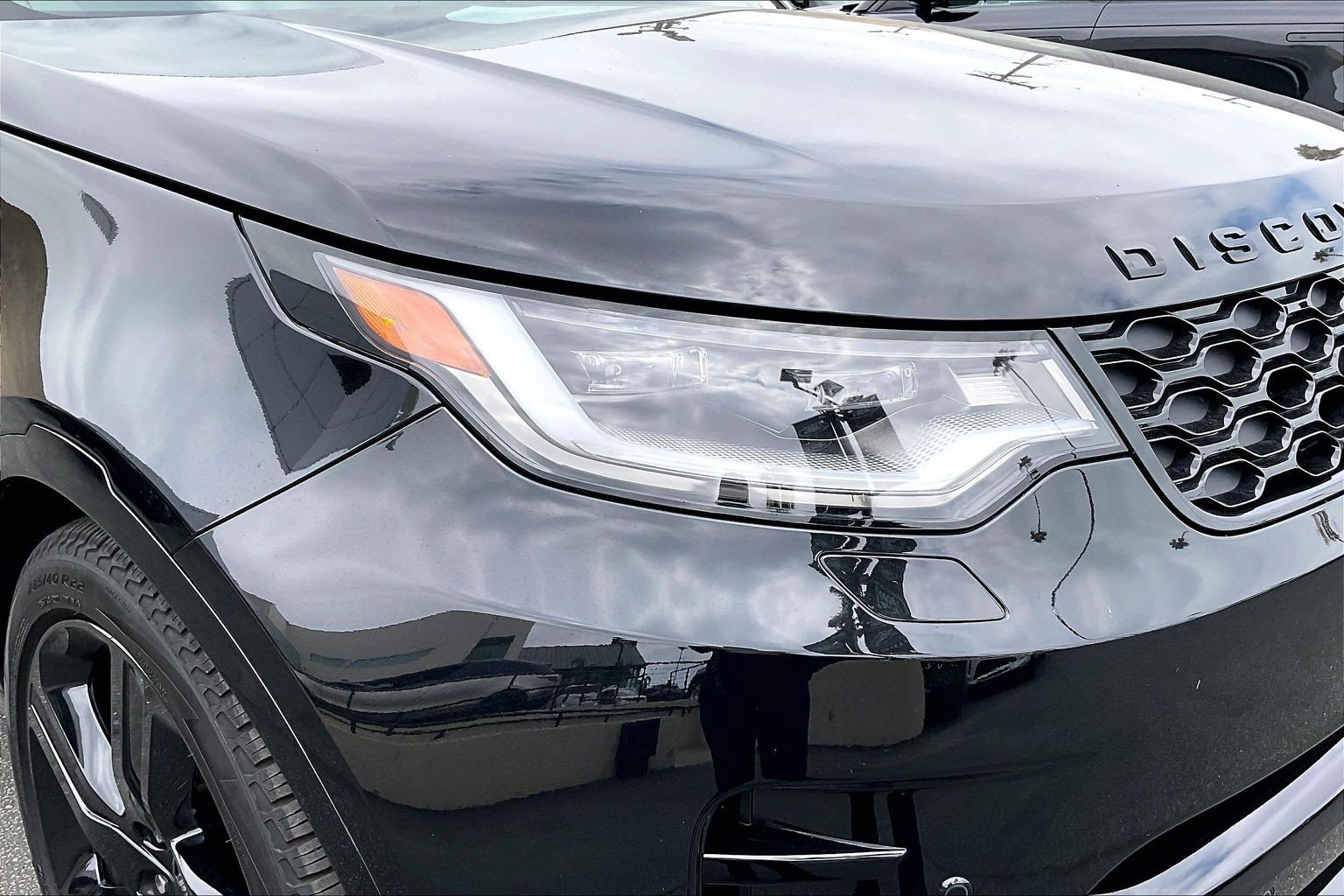 Certified 2025 Land Rover Discovery Dynamic SE AWD/4WD image 25