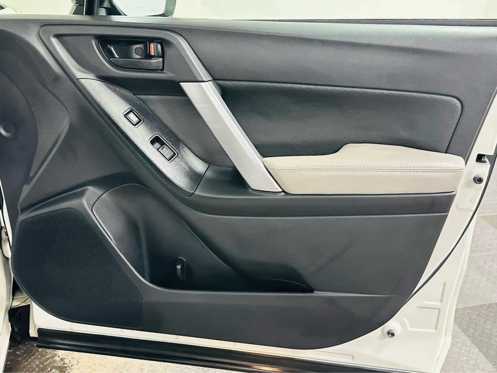 Used 2018 Subaru Forester 2.5i Premium w/ All-Weather Package image 26