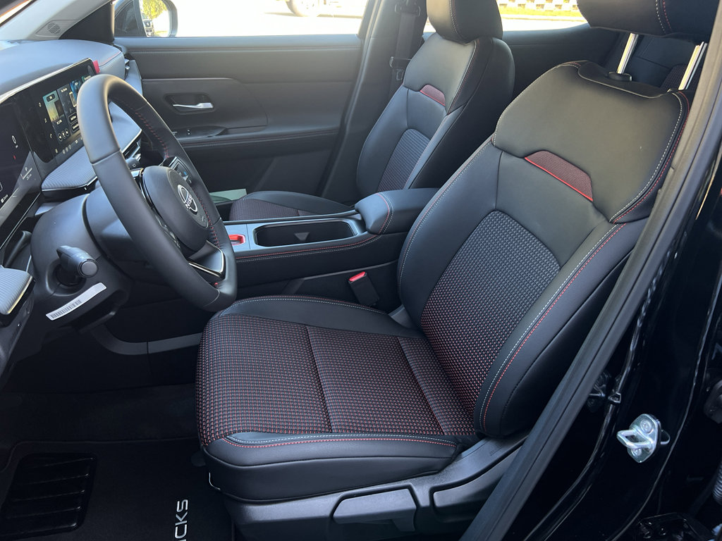 New 2026 Nissan Kicks SR w/ Cold Weather Package image 11