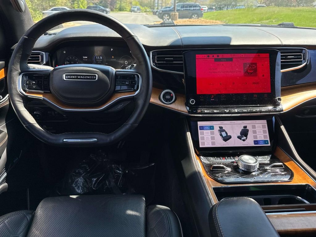 Used 2022 Jeep Grand Wagoneer Series III image 31