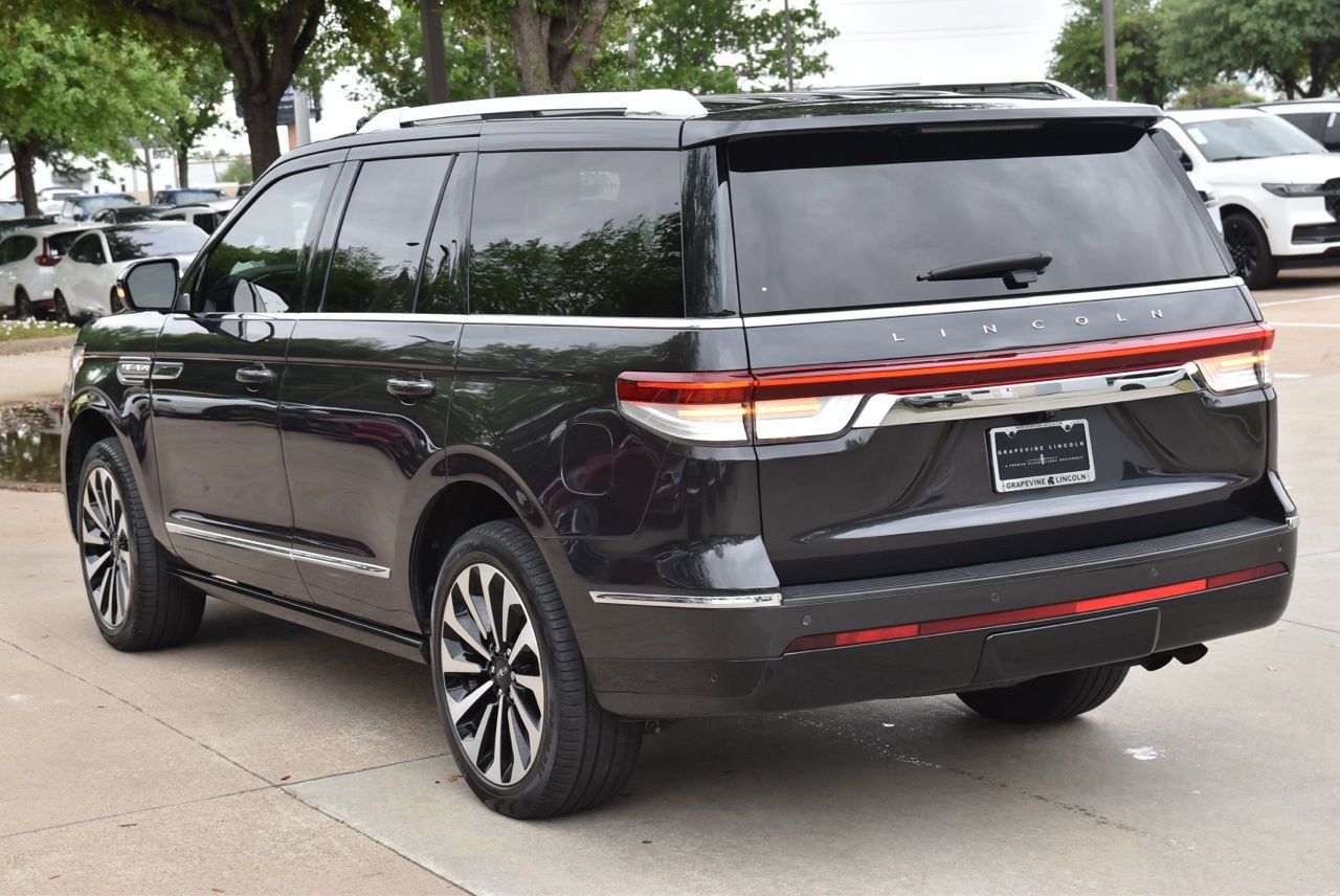 Used 2024 Lincoln Navigator Reserve AWD/4WD image 8