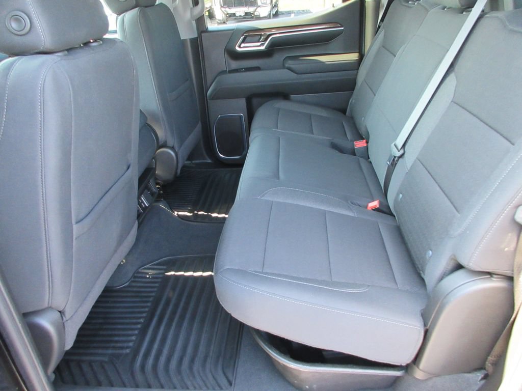 Certified 2024 Chevrolet Silverado 1500 LT AWD/4WD image 15