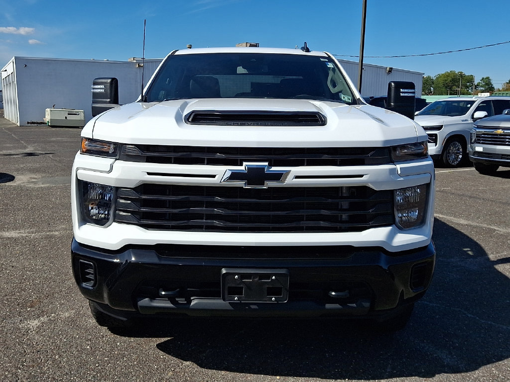Used 2024 Chevrolet Silverado 2500 Custom w/ Custom Value Package AWD/4WD image 4