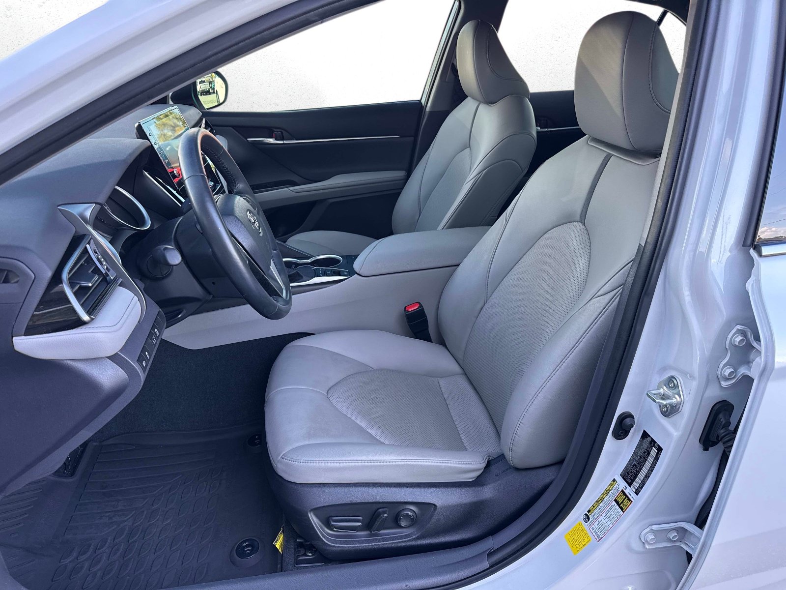Used 2022 Toyota Camry XLE FWD image 20