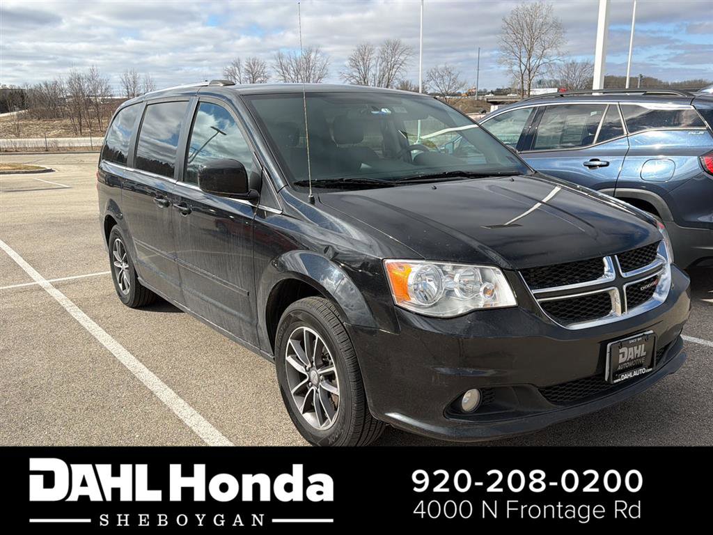 Used 2017 Dodge Grand Caravan SXT image 1