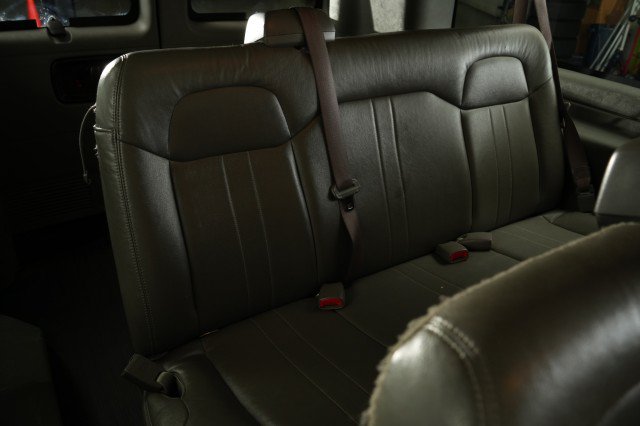 Used 2008 Chevrolet Express 3500 Extended Passenger RWD image 26