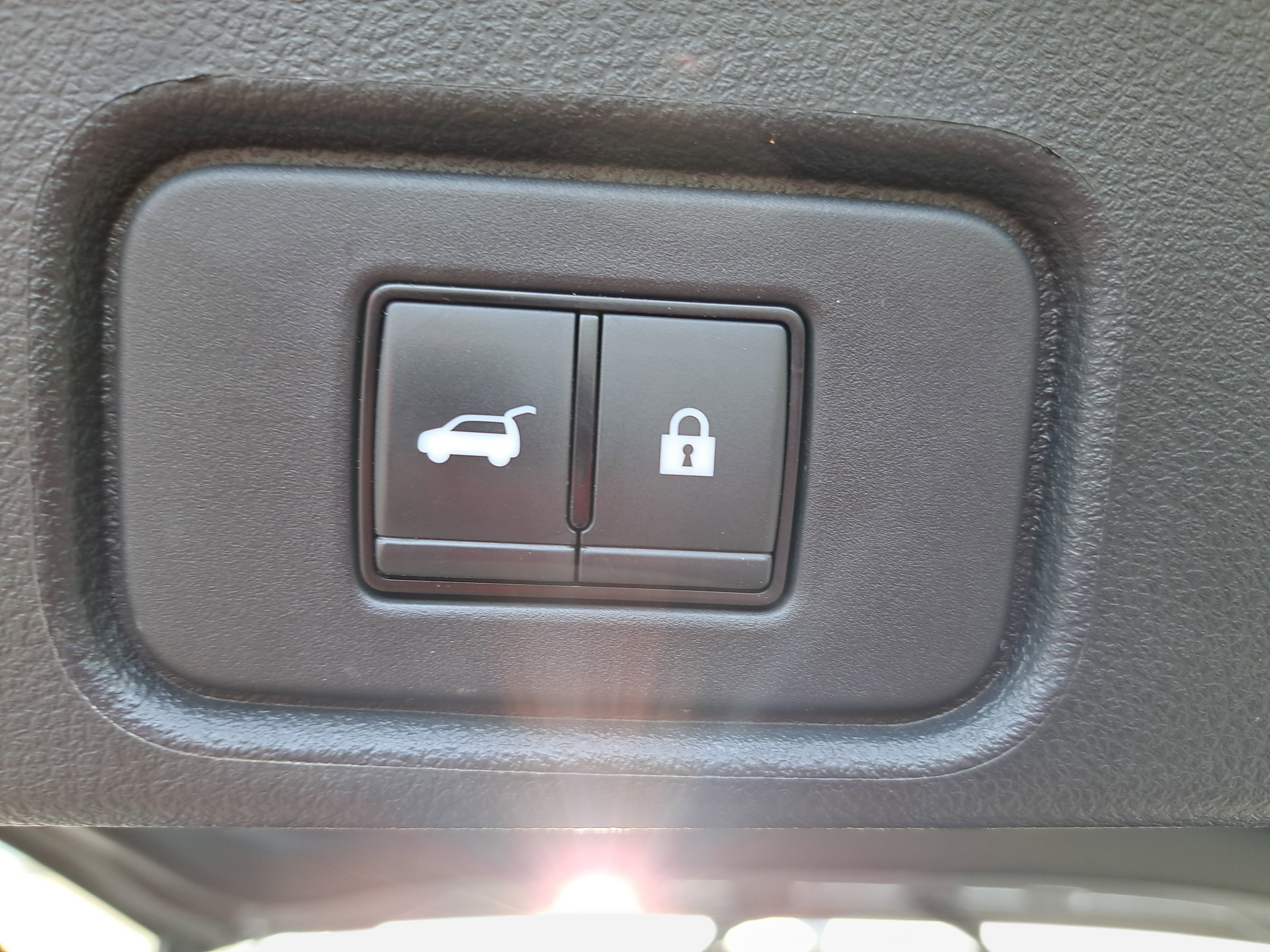 Used 2022 Nissan Pathfinder Platinum w/ Cargo Package image 13