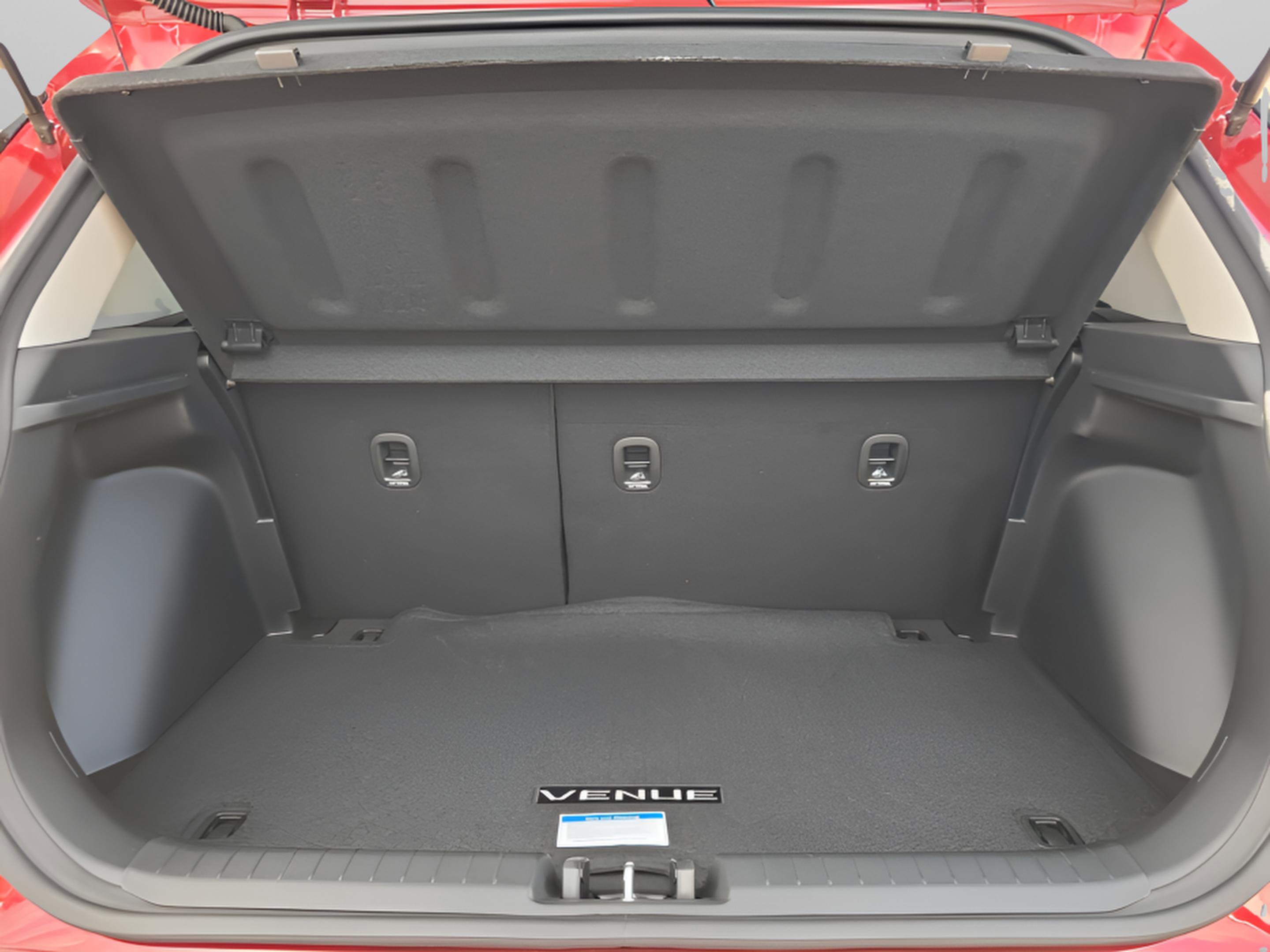 New 2026 Hyundai Venue SE image 8