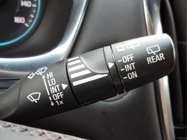 Used 2023 Chevrolet Traverse LT FWD image 30