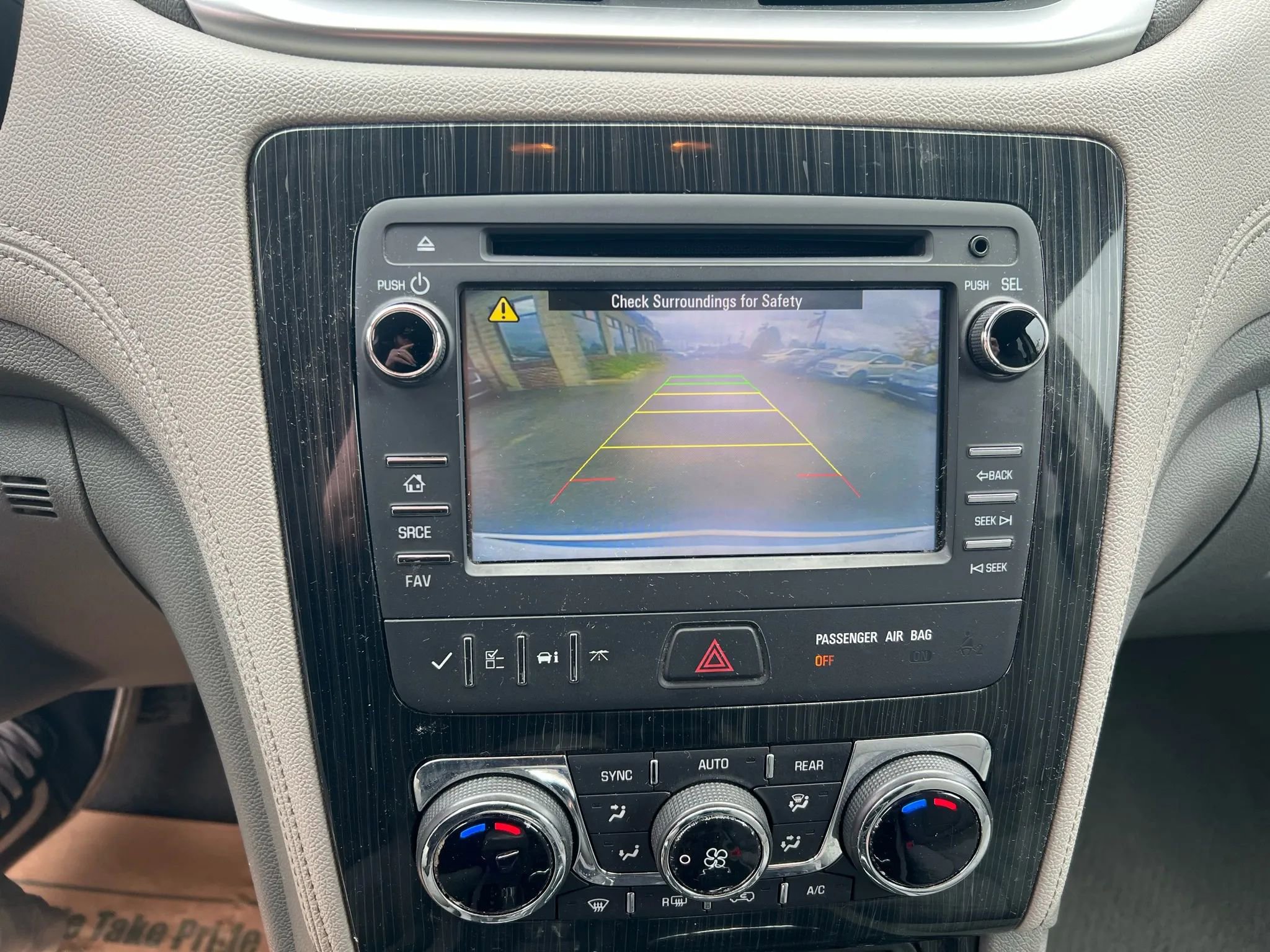 Used 2015 Chevrolet Traverse LT image 21