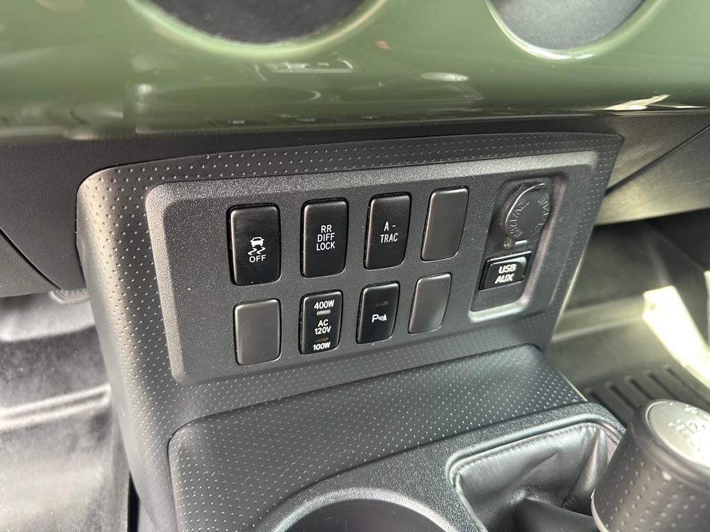 Used 2014 Toyota FJ Cruiser 4WD w/ Upgrade Package image 20