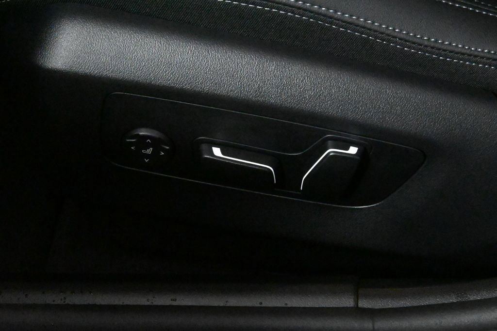 Used 2026 BMW 530i xDrive w/ Premium Package image 28