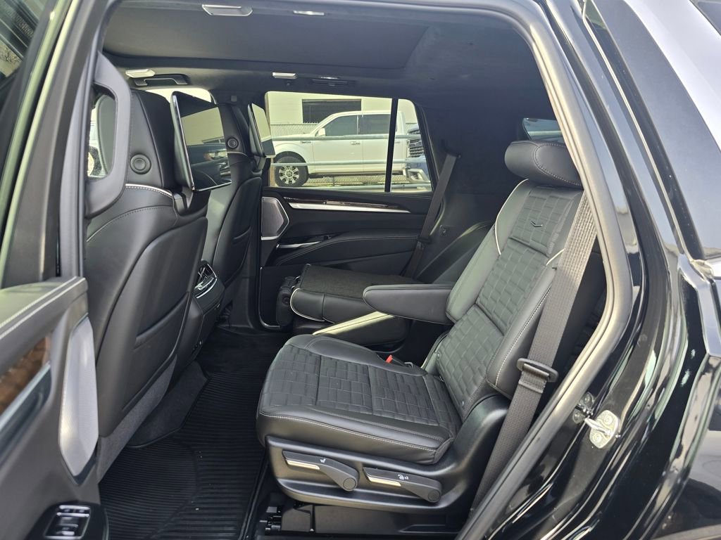 Used 2026 Cadillac Escalade Platinum Luxury image 19