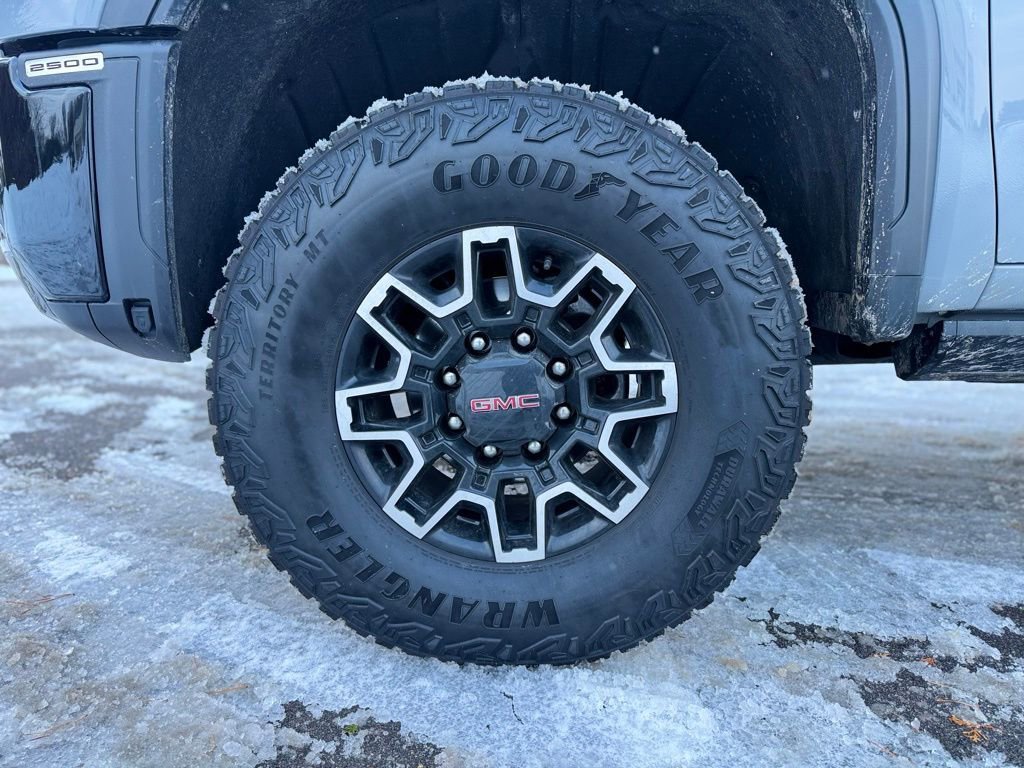 Used 2024 GMC Sierra 2500 AT4X image 17