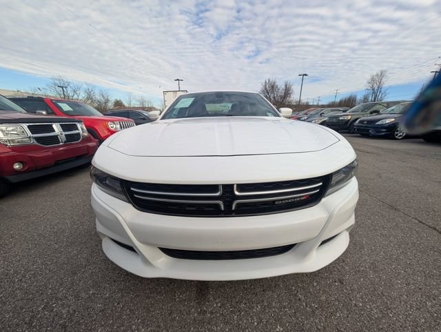Used 2015 Dodge Charger SE w/ Power Sunroof Group image 2