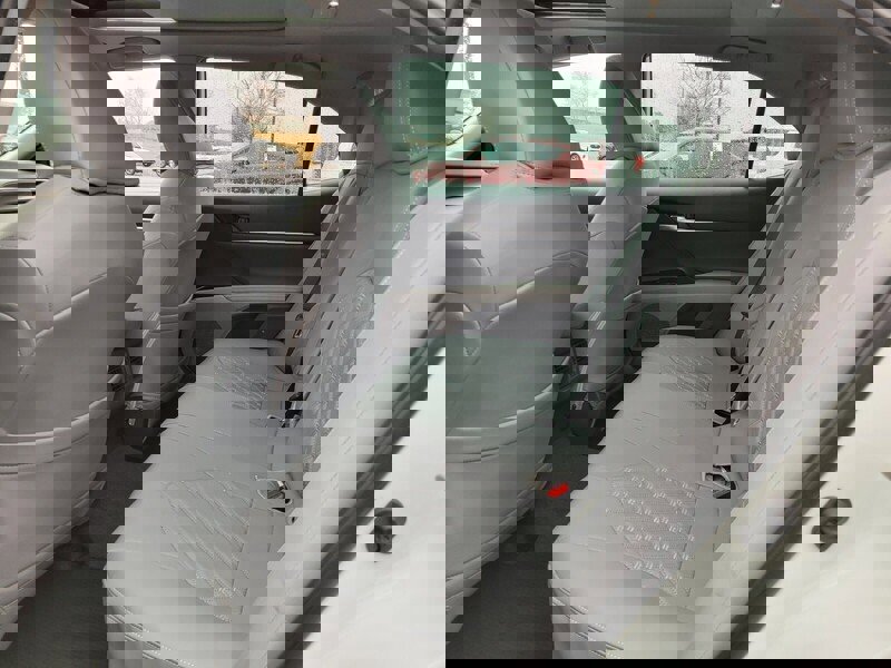 Used 2019 Toyota Camry XSE image 6