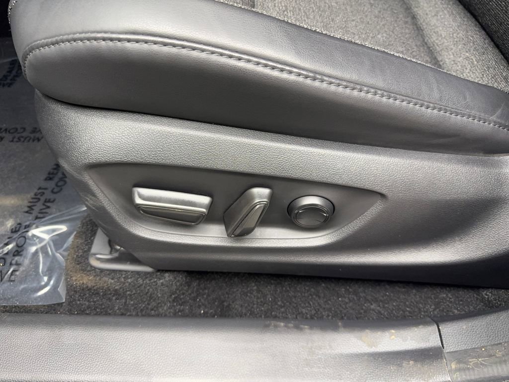 Used 2023 Toyota Crown XLE image 30