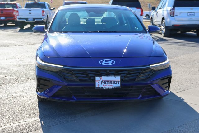Used 2024 Hyundai Elantra Limited image 2