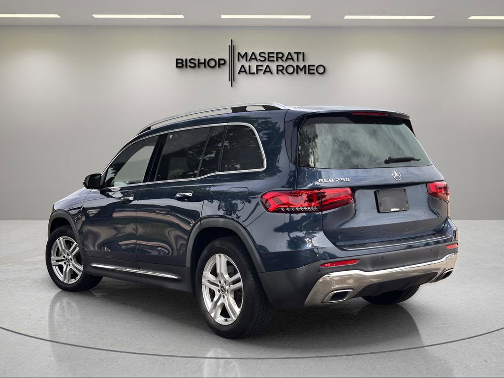 Used 2022 Mercedes-Benz GLB 250 w/ Premium Package Lite image 4