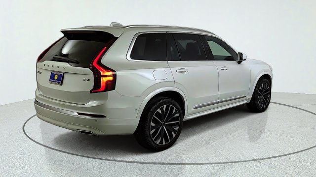 Used 2026 Volvo XC90 B6 Plus w/ Protection Package AWD/4WD image 7
