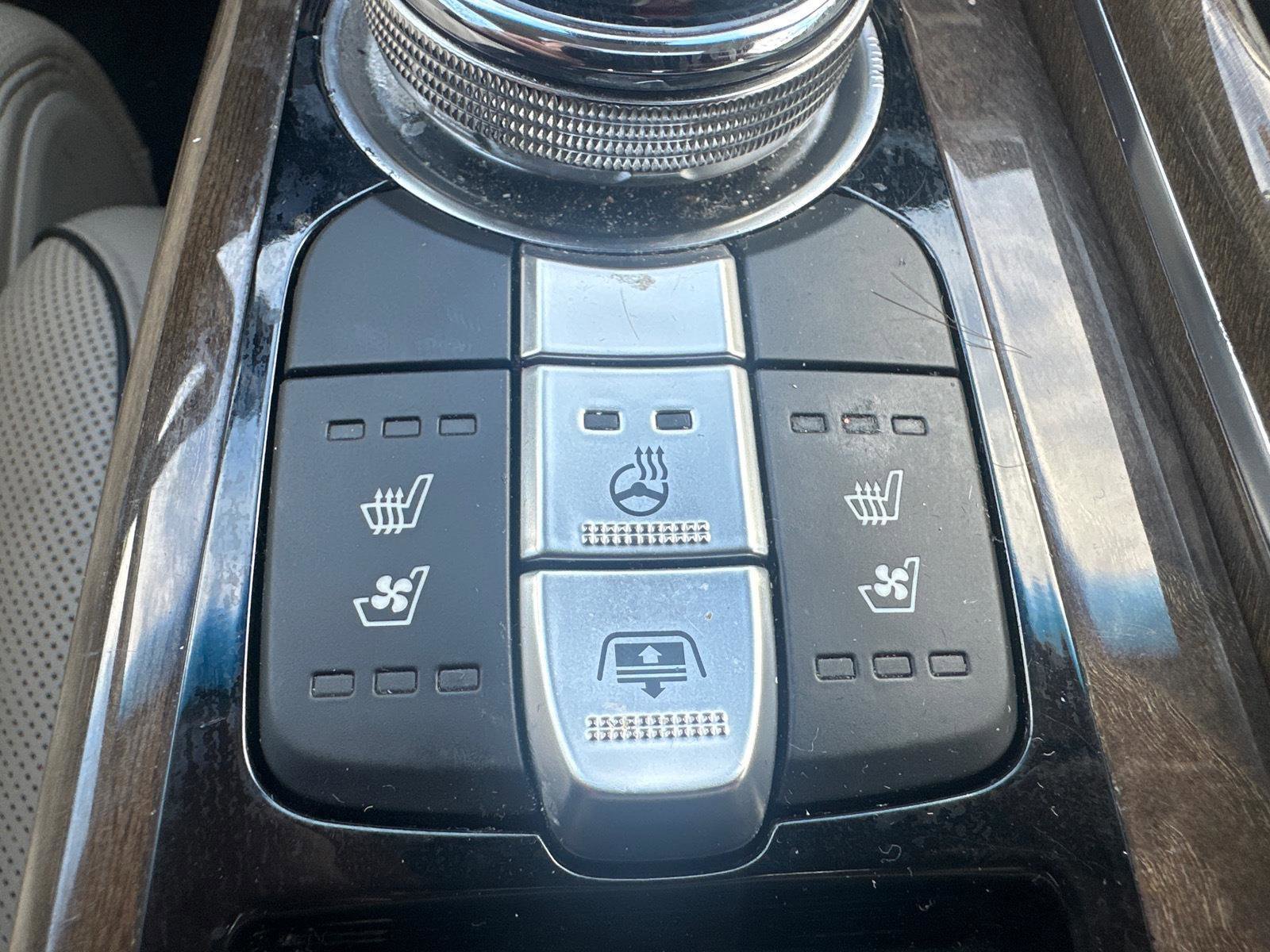 Used 2017 Genesis G90 5.0 Ultimate image 23