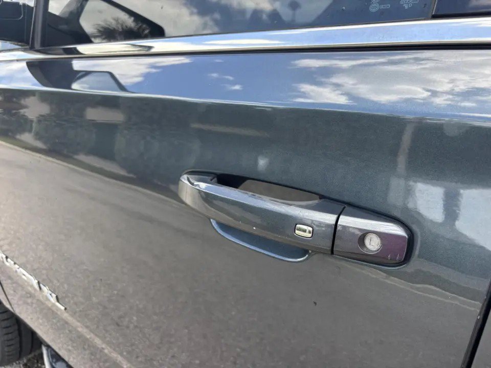 Used 2019 GMC Yukon XL SLT AWD/4WD image 40