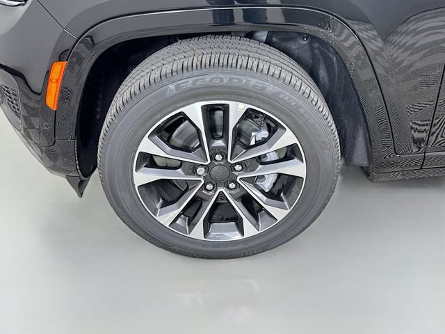 New 2025 Jeep Grand Cherokee L Overland w/ Trailer Tow Package AWD/4WD image 33