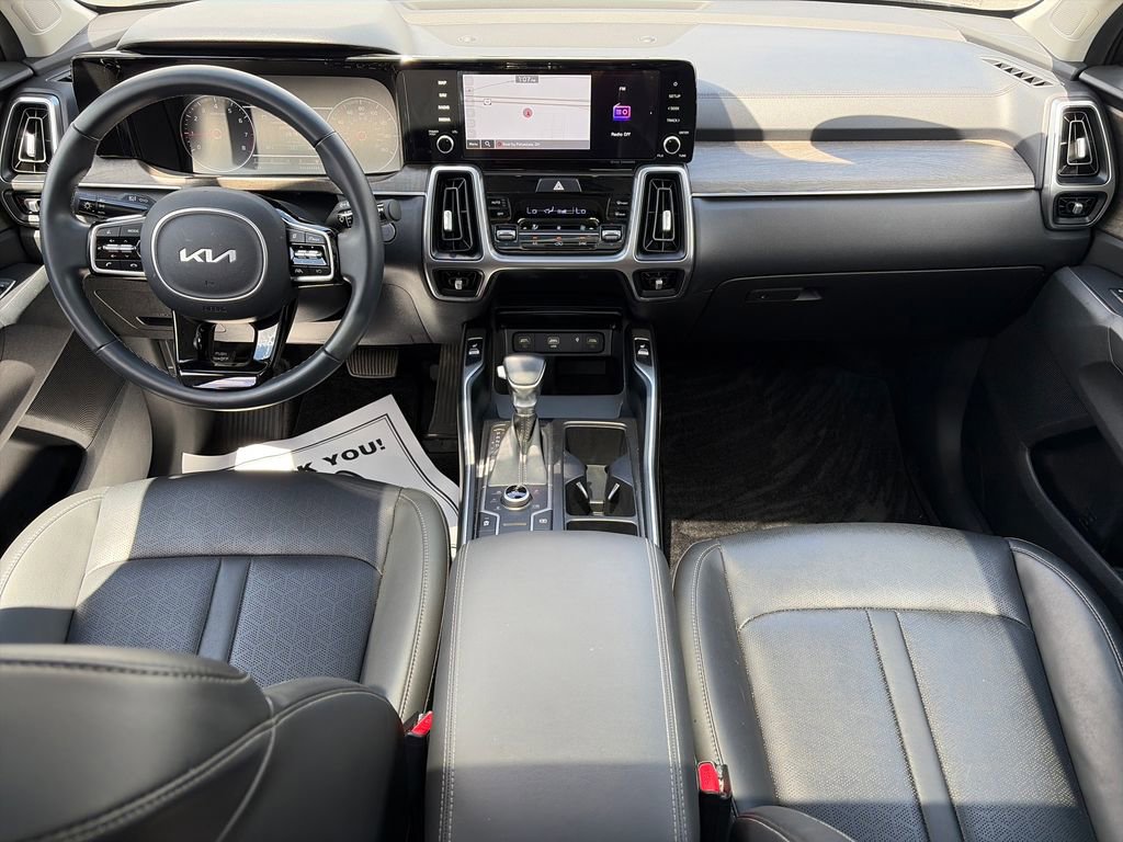 Used 2023 Kia Sorento S w/ Panoramic Sunroof Package AWD/4WD image 10