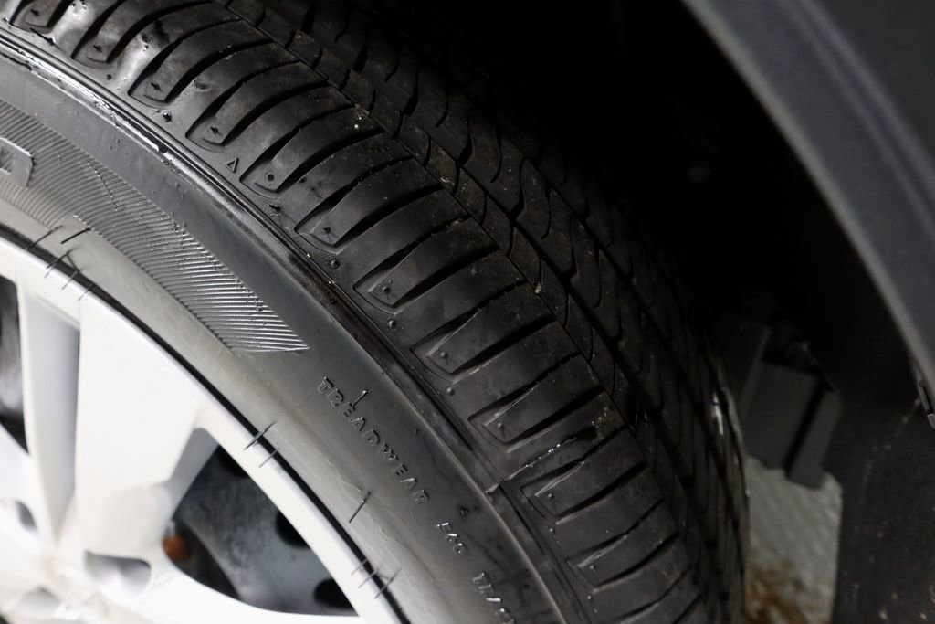 Certified 2025 Nissan Kicks Play S image 19