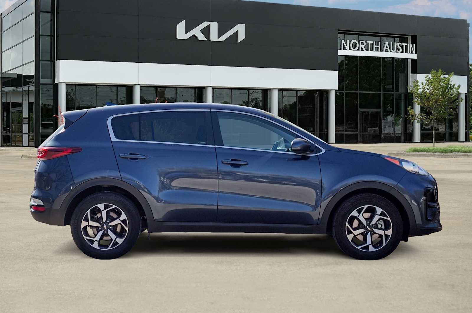 Used 2022 Kia Sportage LX image 6