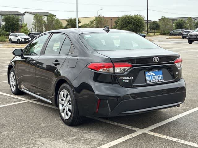 Used 2022 Toyota Corolla LE FWD image 4